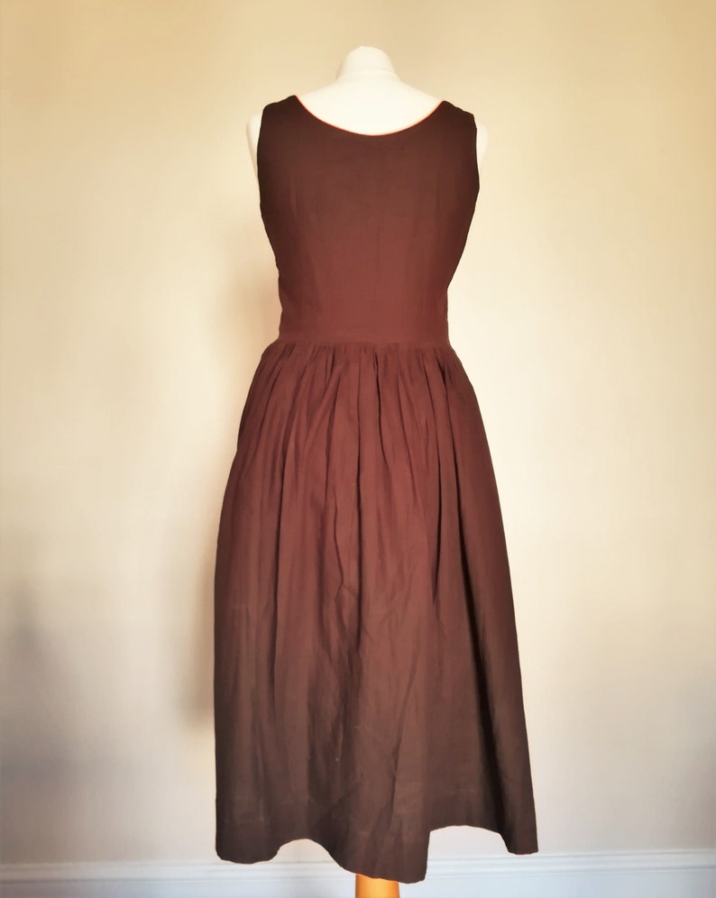 Dirndl Kleid Braun Trachtenkleid mit Blumenstickerei Balkonett Ausschnitt Größe M Deutsches Folklore Kleid Braun Blumen für Folklore Hochzeit Bild 4
