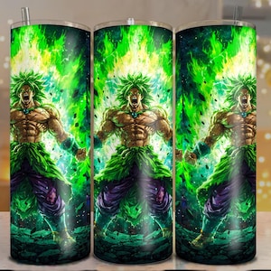 Puede incluir: Un vaso de acero inoxidable con una vibrante ilustración de un personaje musculoso con cabello y ropa verdes, rodeado de energía verde. El diseño envuelve todo el vaso, que incluye una pajita.