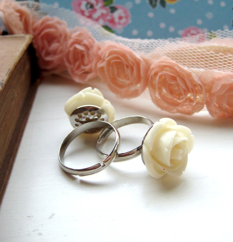Cream Rose Adjustable Silver Ring