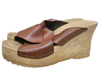 Vintage 70s Boho 39 Brown Leather Slide Sandal Wood Wedge Coastal Cowgirl
