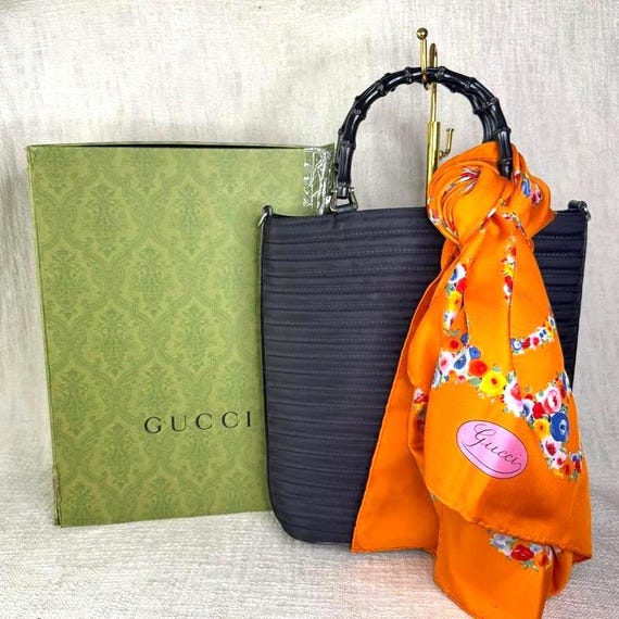 ヴィンテージ グッチ バンブーハンドル ブラックナイロントートバッグ