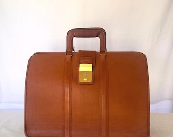 Maletín de médico Coach Gladstone vintage, de piel color marrón británico y cierre de latón.