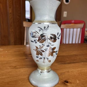 Vaso de vidro decorativo antigo de 10,5” em mercúrio