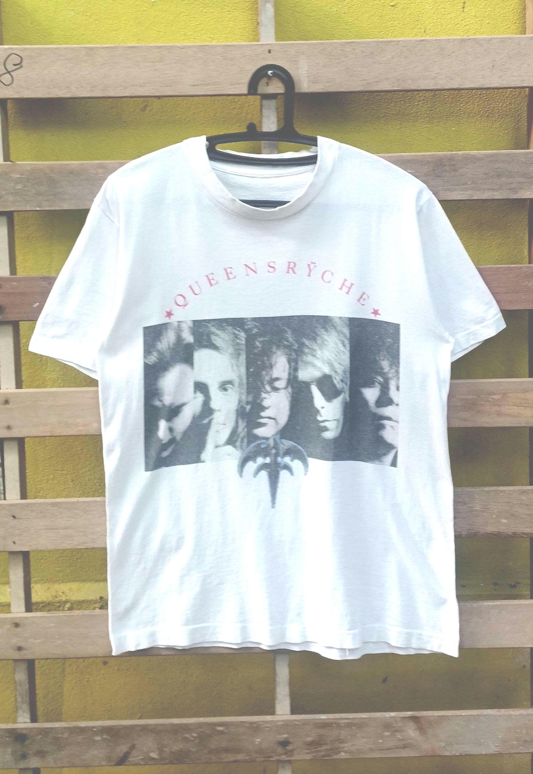 90s queensryche USA製 ワールドツアーTシャツ GIANT Vintage Queensrÿche T-shirt: 1990-91 World Tour, Medium - Etsy