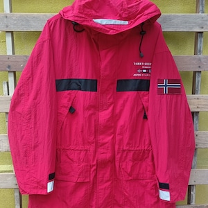 Vintage Tommy Hlifiger jacket hoodies nice design red colour medium size