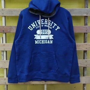 Vintage University state of Michigan hoodies blue colour medium size