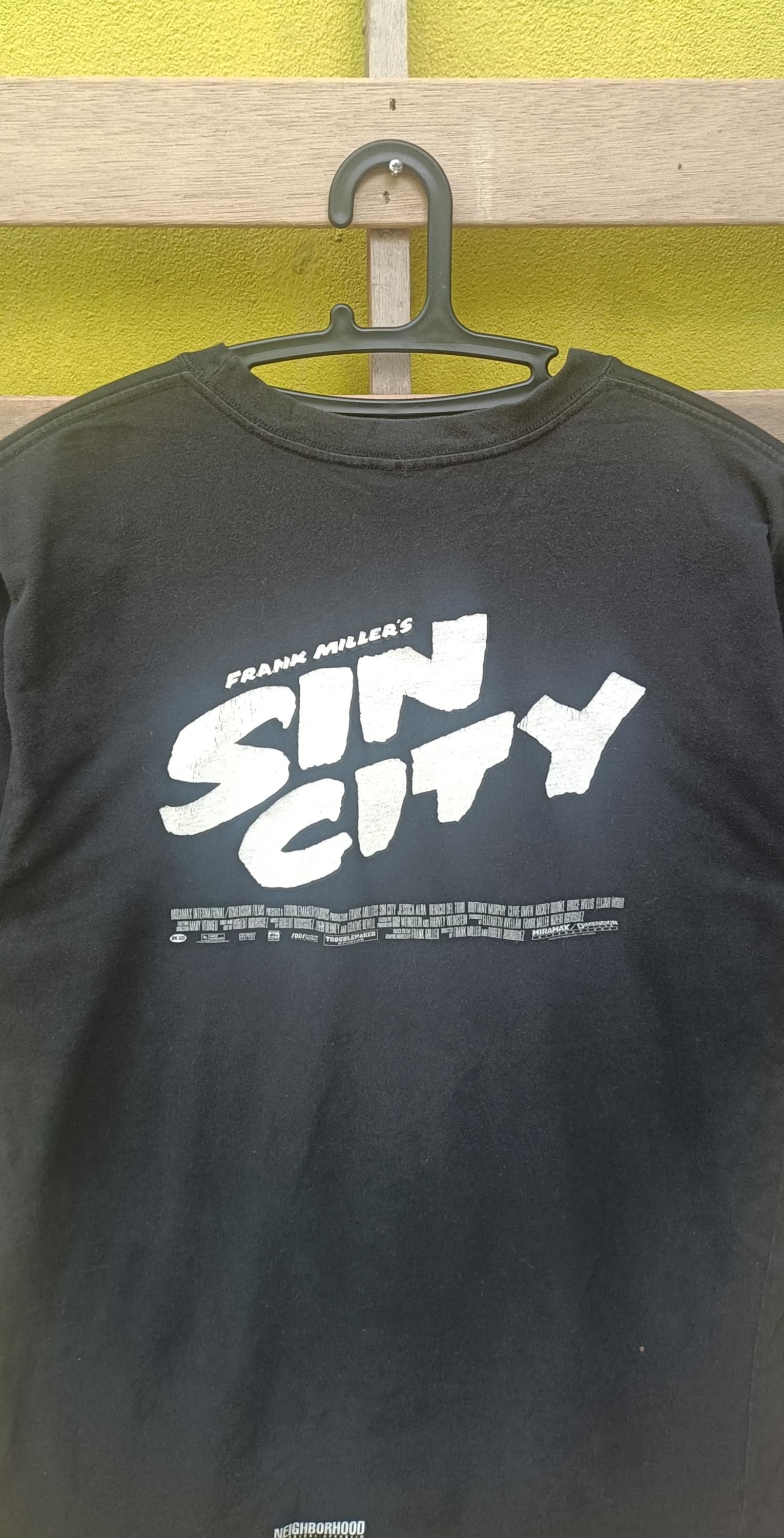 ネイバーフッド×シン・シティTシャツ：フランク・ミラー、日本デザイン