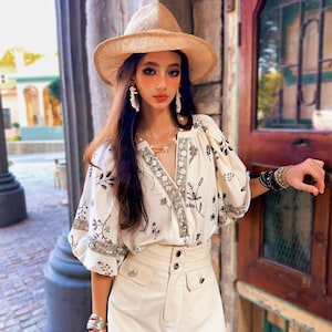 High-Waisted Linen-Blend Shorts with Decorative Button and Pocket Detail for Summer Chic