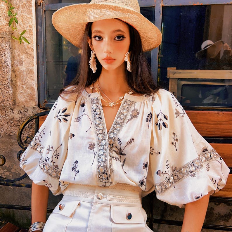 Embroidered Balloon-Sleeve Top & High-Rise Shorts Matching Set - Dabuwawa
