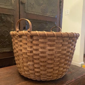 Bushel basket, double handled gathering basket
