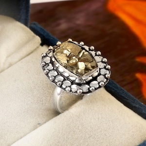 Pyrit Rohstein Statement Ring: Deutsche Silberfassung, Band verstellbar