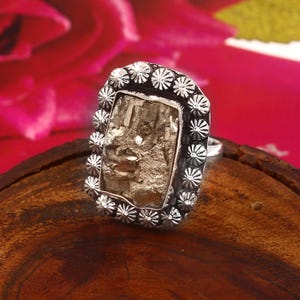 Pyrit Rohstein Statement Ring: Sunburst Silberschmuck Boho