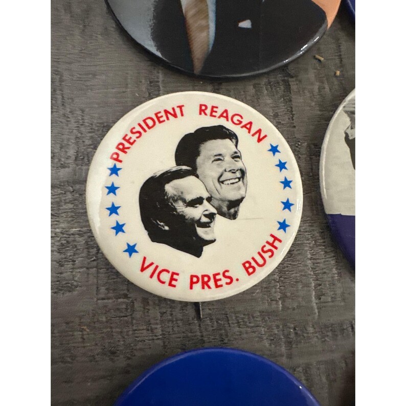 Vintage Reagan Bush 84 Campaign Button Pin back Lot Ronald Reagan America lot #2 image 4