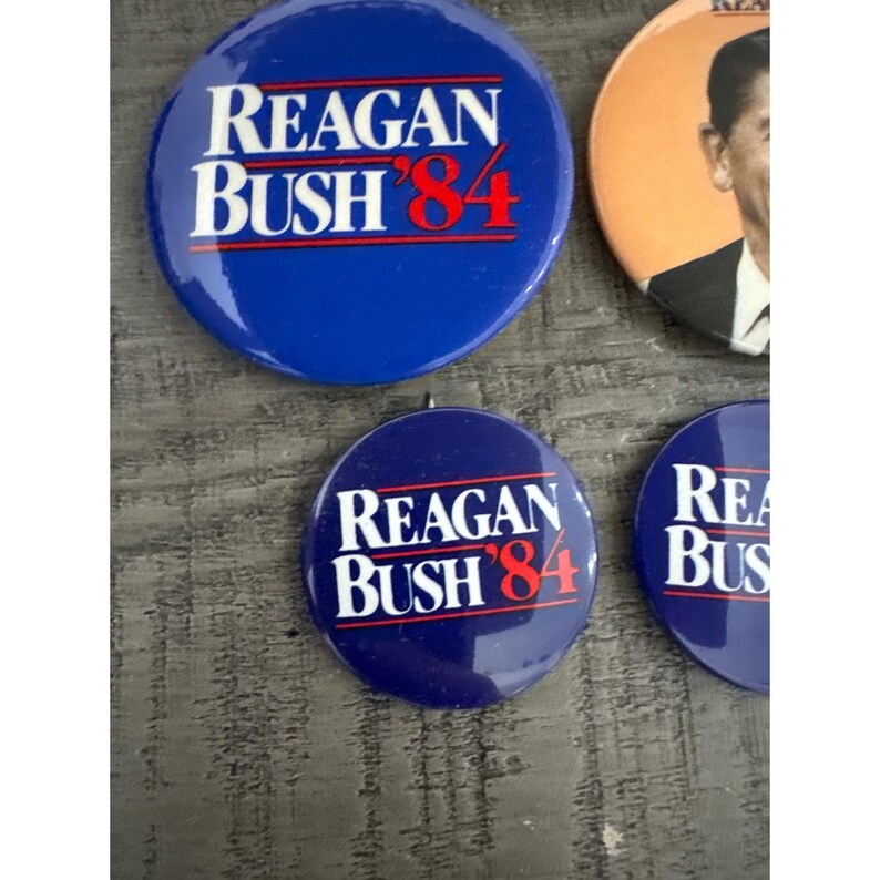 Vintage Reagan Bush 84 Campaign Button Pin back Lot Ronald Reagan America lot #2 image 5