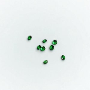 2 mm Emerald Green Round Shape Loose Stones Gemstones