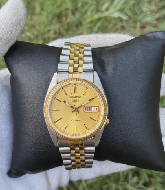 Vintage Seiko 5 Automatic Men display picture 2