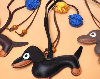 Dachshund Bag Charm, Vegan Leather Sausage Dog Keychain – Christmas Gift for Dog Mom