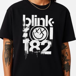 Blink 182 T Shirt Smiley Face Logo Graphic Punk Rock Band Tee Pop Punk Merch Distressed Style