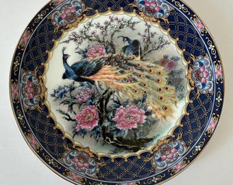 Vintage japanischer dekorativer Porzellanteller - Pfaudesign, gebraucht, ausgezeichneter Zustand