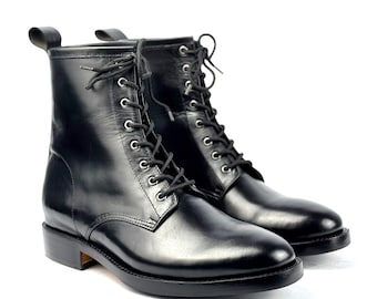 Handgefertigte schwarze Schnürstiefel, Herrenlederkleidstiefel, benutzerdefinierte Cap Toe Ankle Boots, Premium-Vollnarbenleder