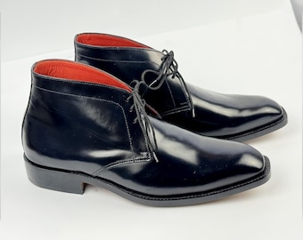 Handmade Black Leather Chukka Boots with Red Lining, Men’s Premium Dress Ankle Boots, Sleek Lace-Up Leather Boots for Formal Wear