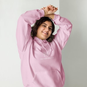 Nordisk-hoodie – Whisper Rose | Roze uniseks hoodie van The Northern Isle