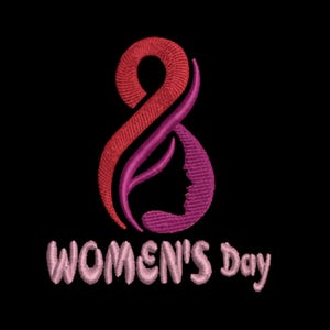 Op de afbeelding: Een rustiek houten bord met de tekst "Welcome to our home" in witte letters. Het bord heeft een verweerde afwerking en een eenvoudig, uitnodigend ontwerp, ideaal voor een veranda of entree.