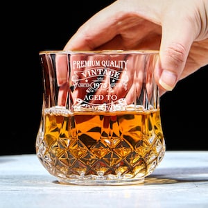 50 Jahre alte Geschenke Bourbon Scotch Whisky Becherglas & Untersetzer Set -Vintage 1975 graviertes Whiskyglas - 50
