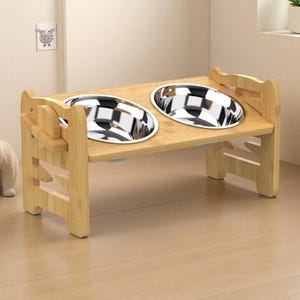Personalized Elevated Pet Bowl Stand – Adjustable Bamboo Dog & Cat Feeder with 2 Stainless Steel Bowls, 6 Heights (2&#39;&#39;–7&#39;&#39;)