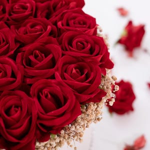 Romantic Red Rose Box with Baby’s Breath – Elegant Artificial Flowers in Velvet Gift Box for Her, Anniversary, Birthday, Valentine’s Day