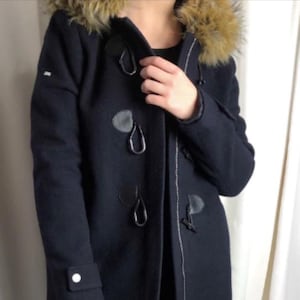 Superdry blauwe wollen duffelcoat met imitatiebontkraag maat 54