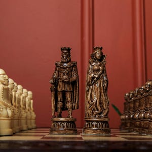 Historical Wooden Chess Set, Handcrafted Pieces, Artistic Knight Style, Premium Chess Figures, Collectible Set