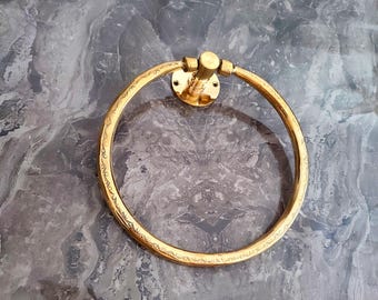 Handgemaakte Marokkaanse messing handdoekring, badkamerinrichting in vintagestijl