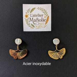 Pairs of Ginko earrings, studs, pendants, gold-plated stainless steel and white mother-of-pearl