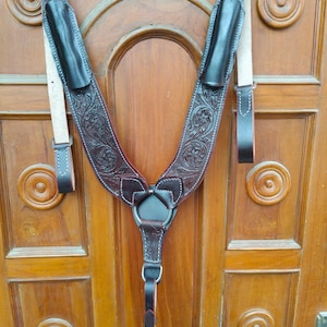 Leather Floral Embossed Breast Collar, Western Riding Gear, Adjustable, Durable, Vintage Style for Horses