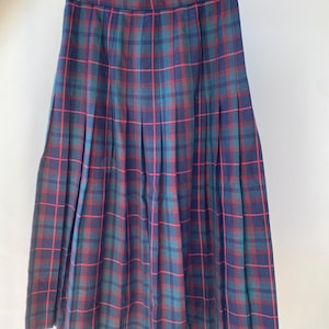Saia xadrez vintage dos anos 80: verde, azul, vermelho, comprimento médio