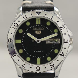 Vintage Seiko 5 Automatic Movement 6309 Japan Made Black Dial Men&#39;s Watch.