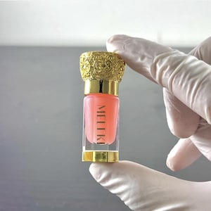 Strawberry Musk Perfume Oil – Soft, Creamy, & Long-Lasting | Meleki | Fruity