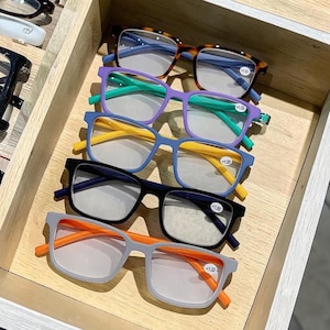 Bunte Rechteck Lesebrille Blaulichtfilter | Federscharnier Brillengestell +1,0 bis +4,0 | Leichte Fashion Brille