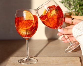 Bougie artisanale Aperol Spritz parfumée à l'orange avec carte de vœux, bougie cocktail réaliste