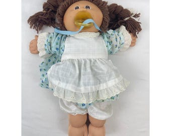 Vintage Cabbage Patch Kids Doll 1982 Coleco Brown Yarn Hair Blue Floral 16 inch