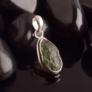 Echter Moldavit Anhänger, Moldavit Anhänger, 925 Sterling Silber Anhänger, handgemachter Anhänger, Heilende Halskette, Tschechische Republik, Geschenk