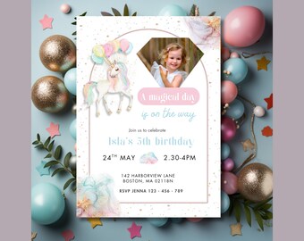 Invito di compleanno a tema unicorno, un giorno magico è in arrivo, invito di compleanno, festa a tema arcobaleno, invito di compleanno glitterato, compleanno per bambine
