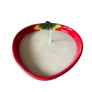 Strawberry Ceramic Candle – Hand-Poured Soy Wax in Fruit Bowl, Sweet Summer Decor, Eco-Friendly Gift
