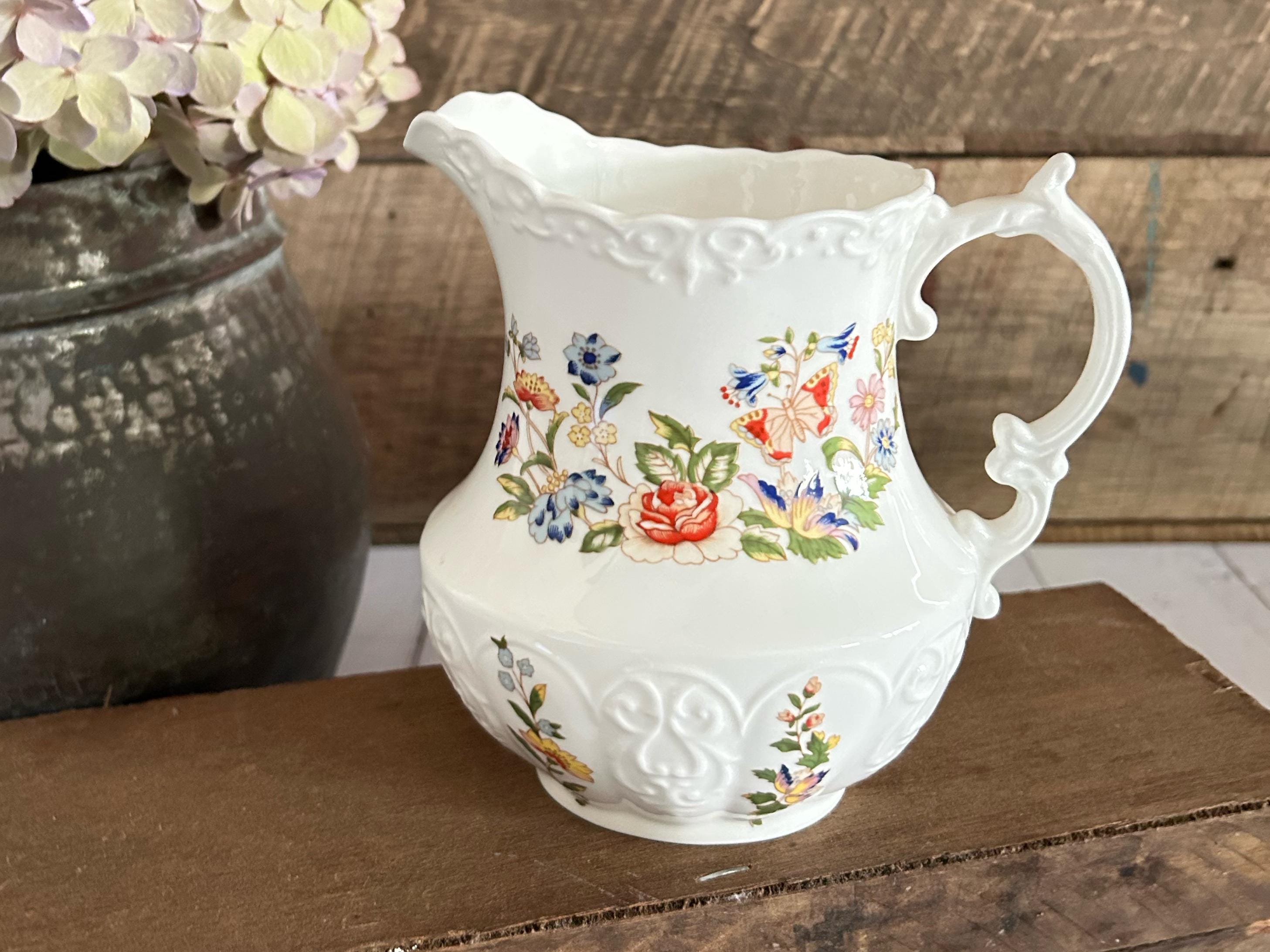 AYNSLEY 花瓶 美しいエインズレイ コテージガーデン フラワー 花柄 蝶 花瓶