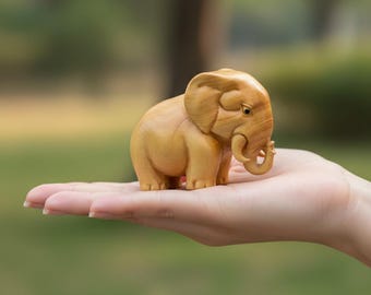 手彫りの象の像、木製の動物の置物、手作りの木製の置物 - Etsy 日本 手彫りの象の像、木製の動物の置物、手作りの木製の置物 - Etsy 日本