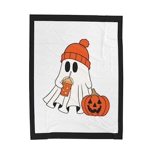 Cozy Halloween Ghost Blanket, Soft Throw for Fall Decor, Perfect for Kids&#39; Rooms, Trick or Treating Movie Nights, Seasonal Gift