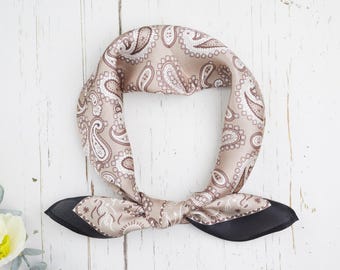 Conjunto de 3 Lenços de Seda Mulberry 100% Natural – Lenço Quadrado Taupe com Estampa Paisley em um Lado, Lenço Clássico Vintage de Luxo em Seda para Mulheres