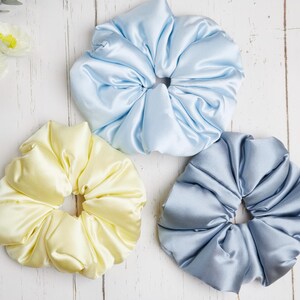 Premium Mulberry Silk Scrunchies in multiple colors. 30 Momme Mulberry Silk, Silk Hair Bobble. Mulberry Silk Hair Ties Luxury Silk Accessory