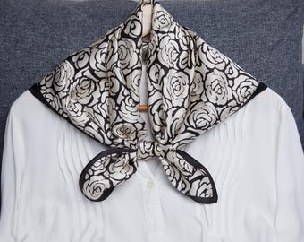 Romantic Gift for Lover Red Roses Pure Silk Scarf Square  display picture 1
